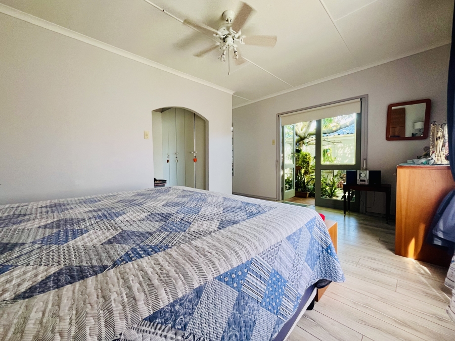 4 Bedroom Property for Sale in Sandbaai Western Cape